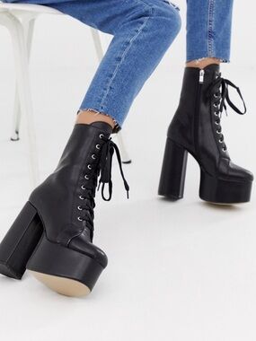 Lamoda skyscraper boots size 4 new without tags